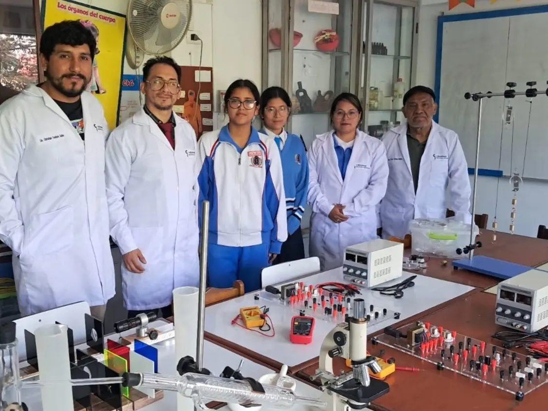 Capacitación equipo de ciencias Colegio Sarmiento de Puente Piedra