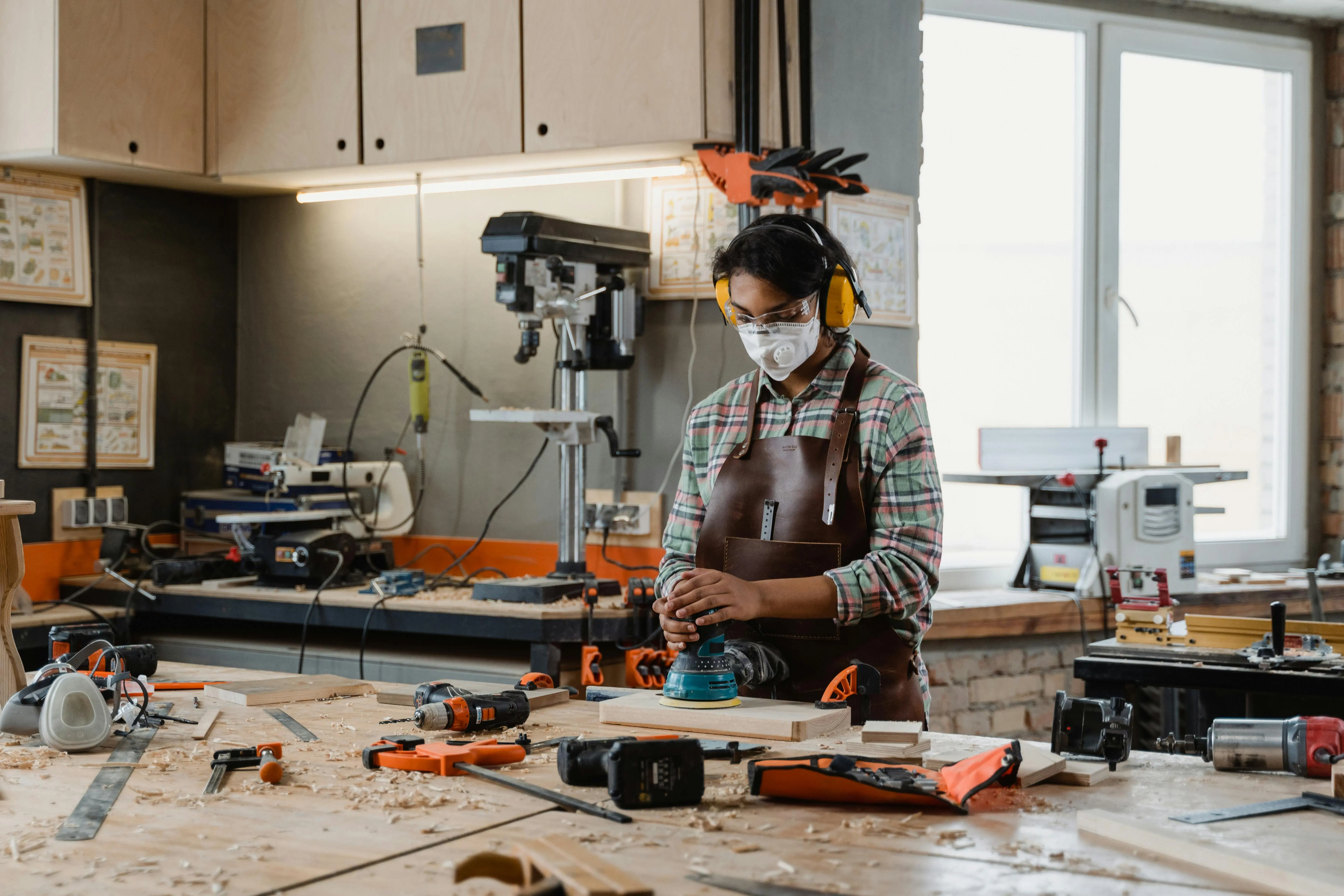 Taller de fabricación de equipamiento para laboratorios